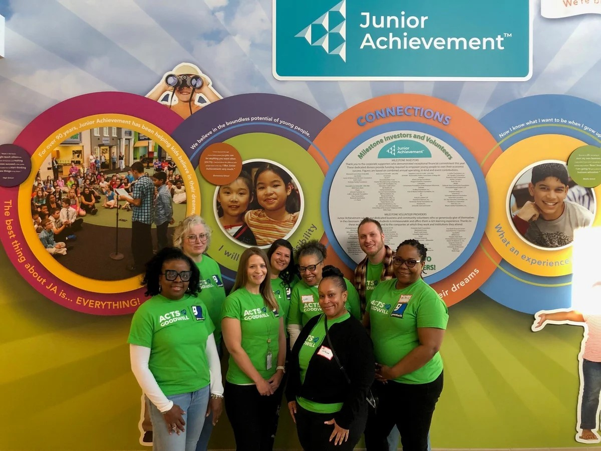 Goodwill volunteers at Junior achievement event