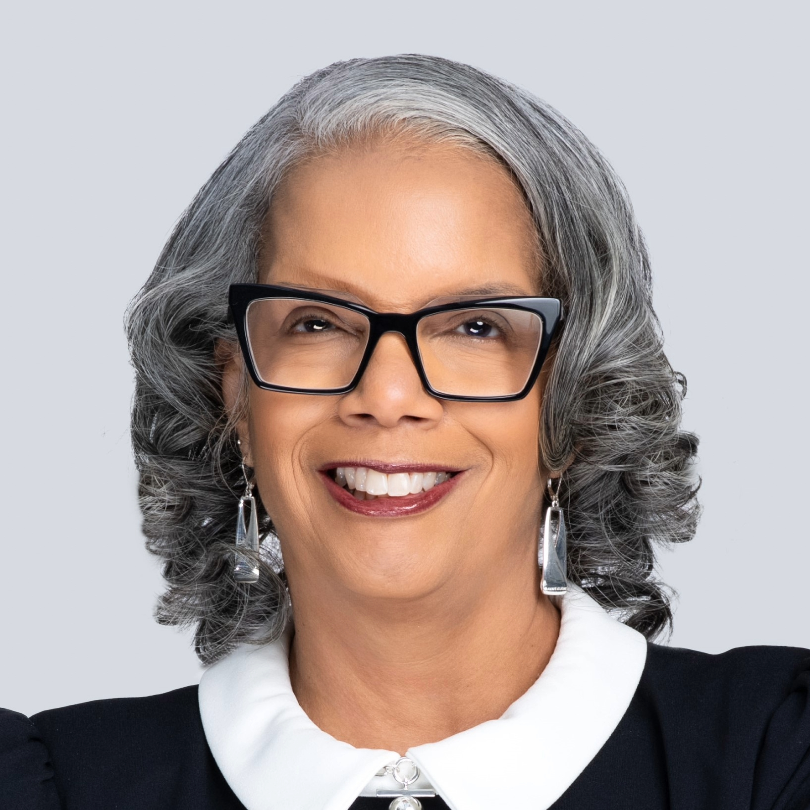 Karen Graham headshot