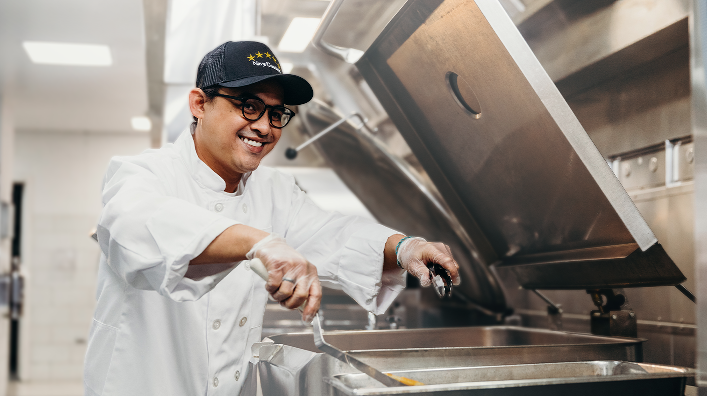 goodwill great lakes cook at fryer