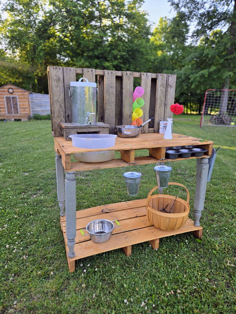 completed-mud-kitchen