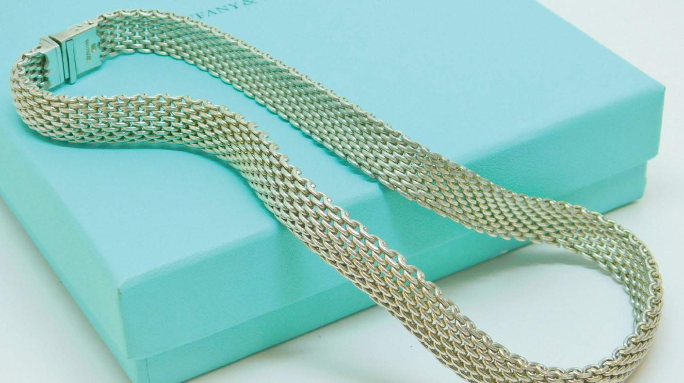 Tiffany bracelet on blue box